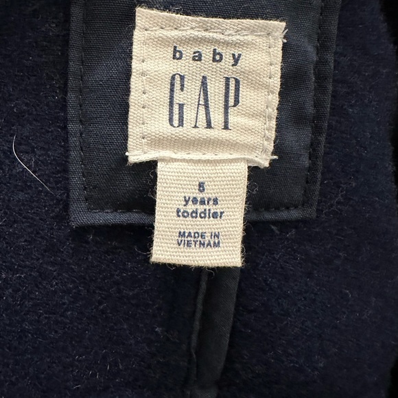 GAP barrel button winter coat, navy blue with red plaid in hood.  Size 5 - Picture 5 of 5